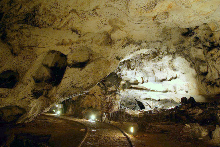 Bulgaria tourist attractions - Magura cave